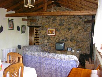 Wohnraum mit SAT-TV Wohnraum mit SAT-TV