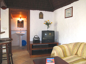 Wohnraum mit SAT-TV