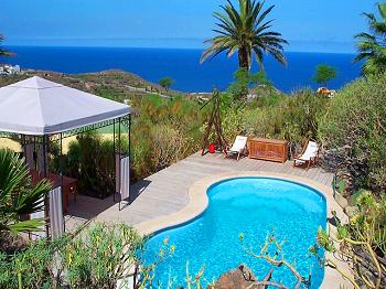 Pool mit Terrasse Pool mit Terrasse