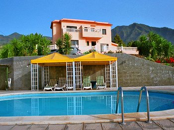Ferienwohnungen mit Pool