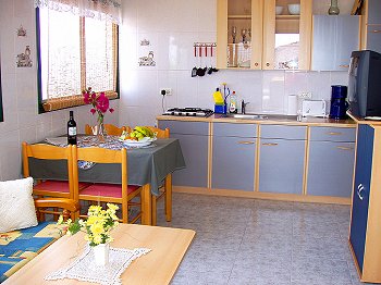 Offene Küche mit Essplatz 