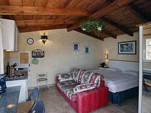 Wohn- und Schlafzimmer Wohn- und Schlafzimmer