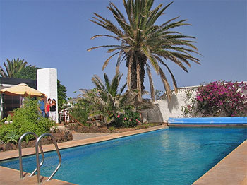 Ferienhaus mit beheizbarem Pool Ferienhaus mit beheizbarem Pool