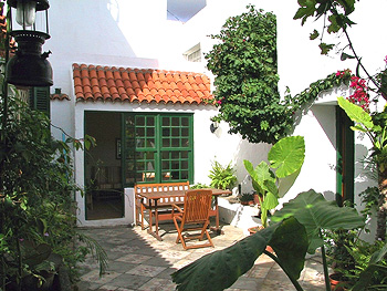 Innenhof mit Sitzplatz Innenhof mit Sitzplatz