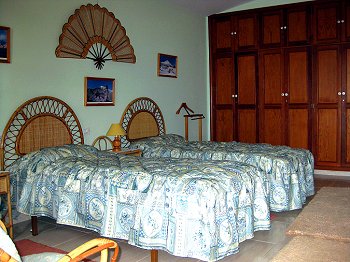 Schlafzimmer mit Einzelbetten
