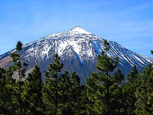 Blick auf den schneebedeckten Teide Blick auf den schneebedeckten Teide