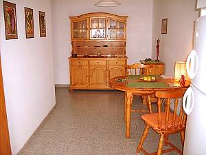 Wohnzimmer mit Esstisch Wohnzimmer mit Esstisch