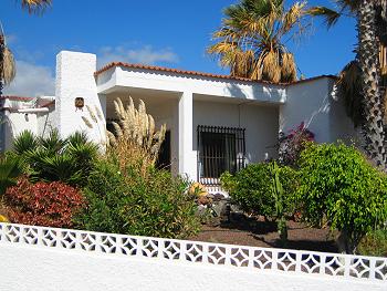 Ferienhaus mit Pool und Internetanschluss Ferienhaus mit Pool und Internetanschluss