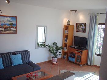 Wohnzimmer mit Sat-TV Wohnzimmer mit Sat-TV
