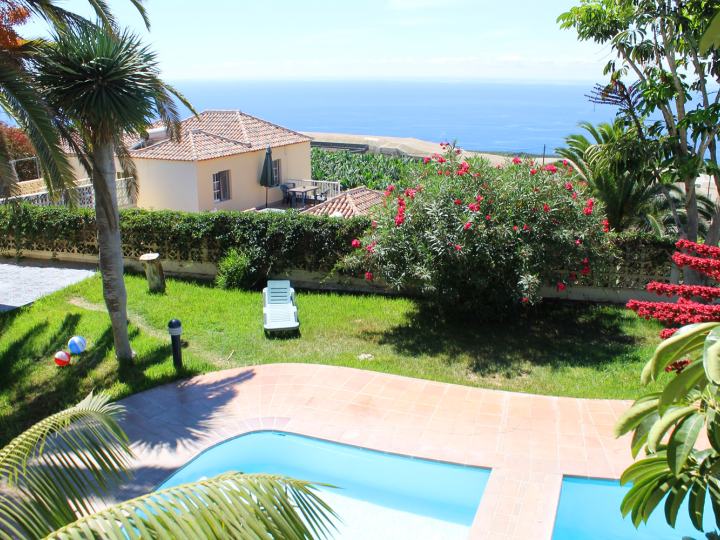 Pool, Garten, Internet — Ferienhaus