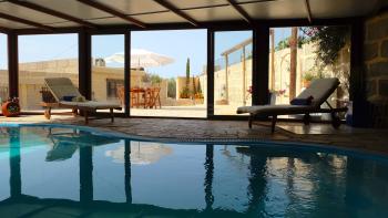 Finca mit indoor pool