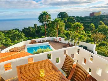 Apartment mit Terrasse und Meerblick