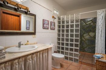 Bad mit Dusche Bad mit Dusche