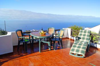 Ferienhaus in ruhiger Lage und mit Meerblick