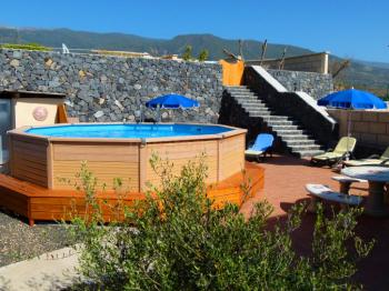 Ferienwohnung mit Pool und Internet