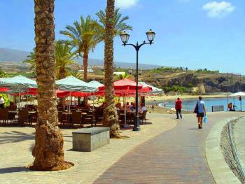 Promenade und Sandstrand - San Juan